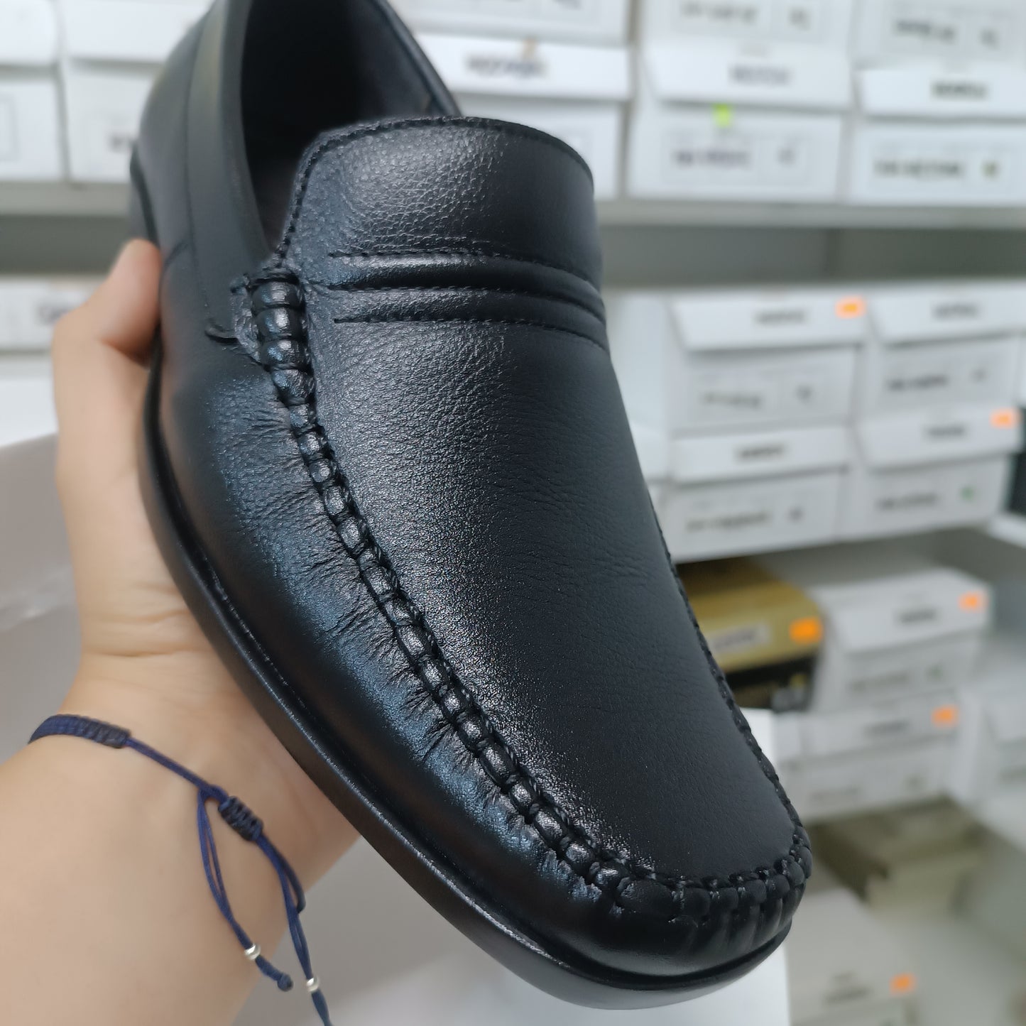 Mocasín Cuero Lustrable Negro Suela Caucho — Horma Exacta (VM3BNE)